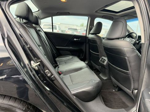 Used 2016 Honda Accord EX-L image 32