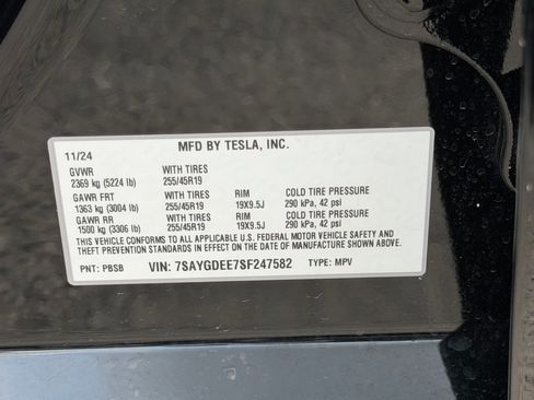 Used 2025 Tesla Model Y Long Range AWD/4WD image 31