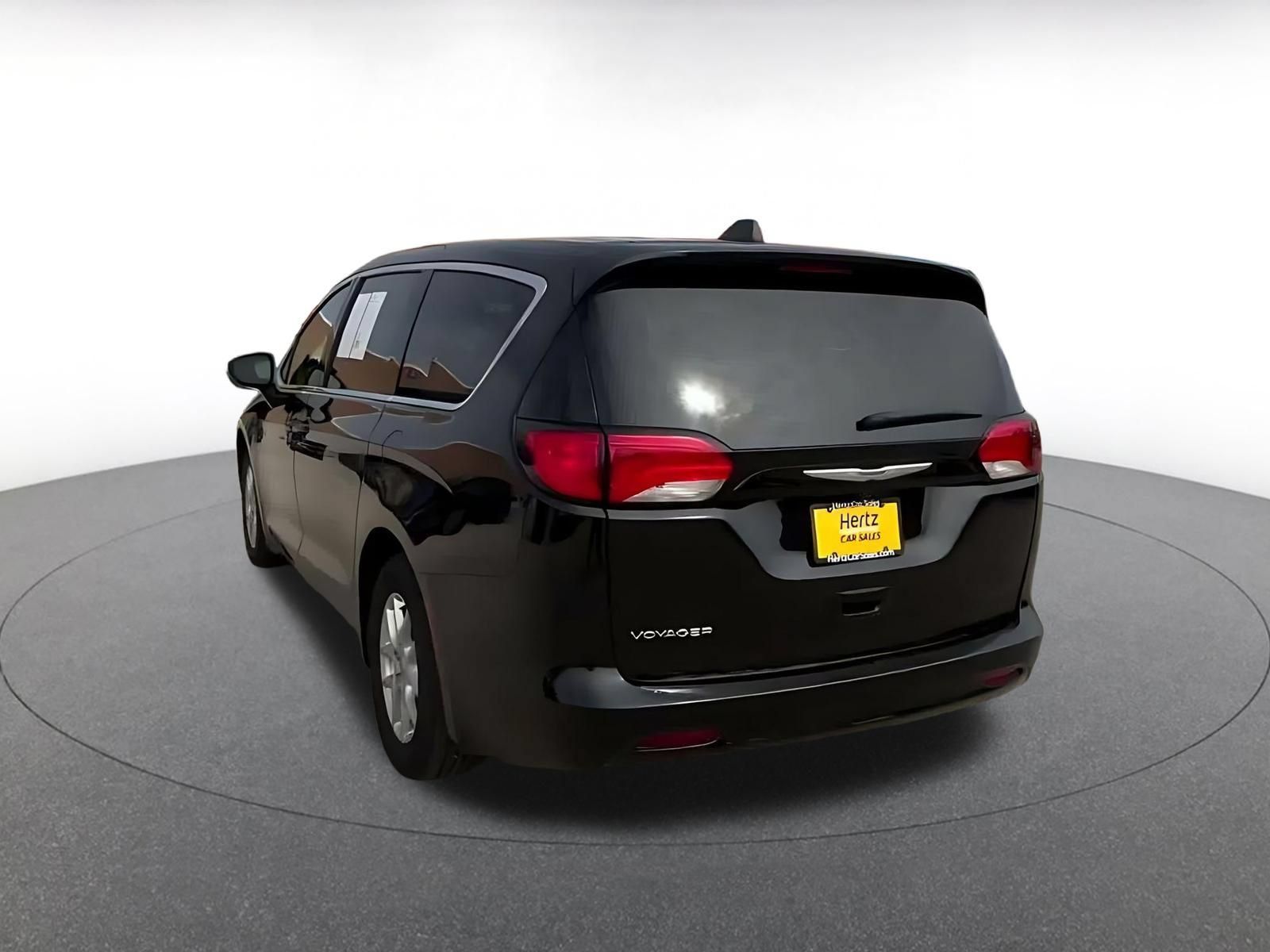 Used 2024 Chrysler Voyager LX FWD image 10