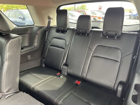 Used 2023 Nissan Pathfinder SL AWD/4WD image 22