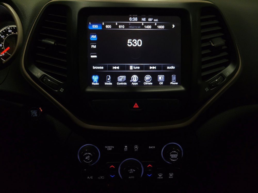 Used 2015 Jeep Cherokee Limited w/ Luxury Group AWD/4WD image 25