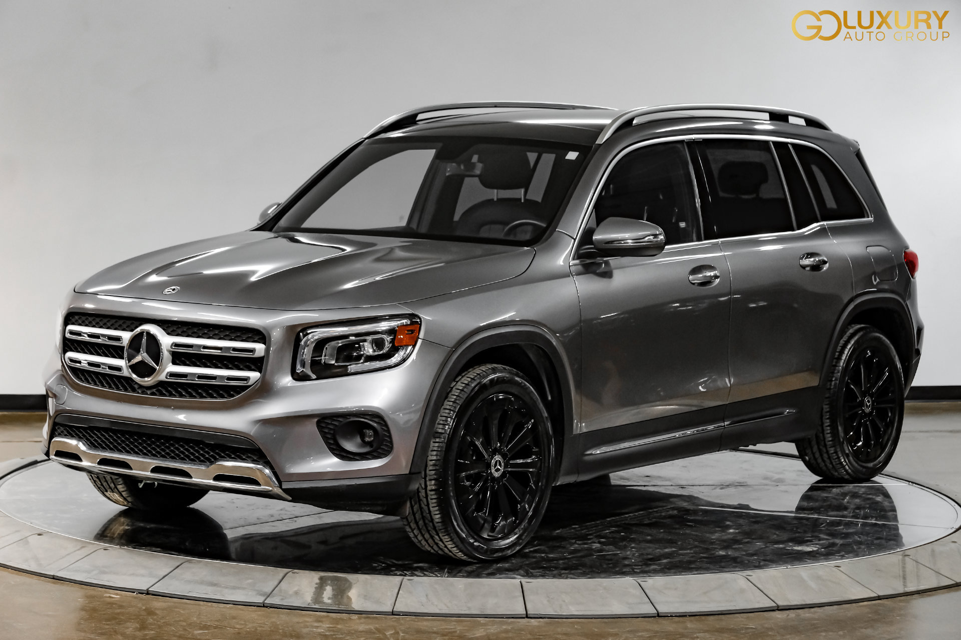 Used 2023 Mercedes-Benz GLB 250 w/ Premium Package image 8