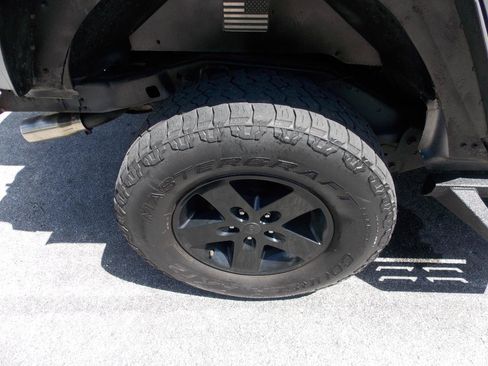 Used 2016 Jeep Wrangler Unlimited Sport w/ Connectivity Group AWD/4WD image 19