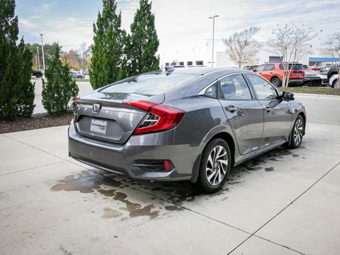 Used 2018 Honda Civic EX image 10