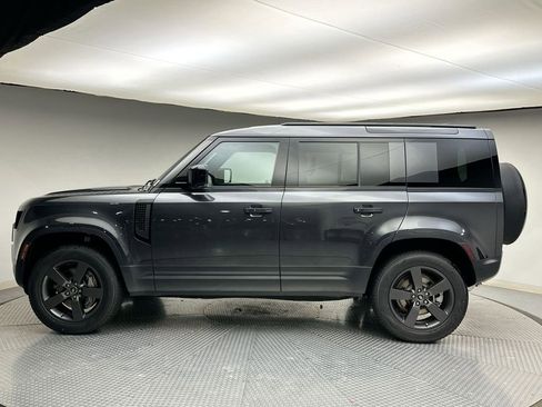 Used 2025 Land Rover Defender 110 S image 2
