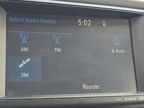 Used 2017 Toyota RAV4 XLE w/ Carpet Mat Package AWD/4WD image 11