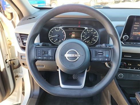 Used 2023 Nissan Rogue SV image 17