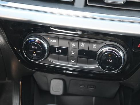 Used 2024 Chevrolet Trax LT image 18