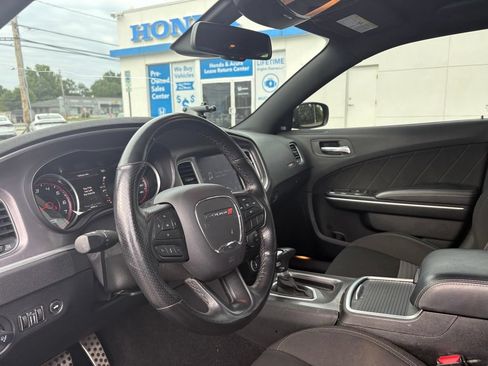 Used 2022 Dodge Charger Scat Pack RWD image 7