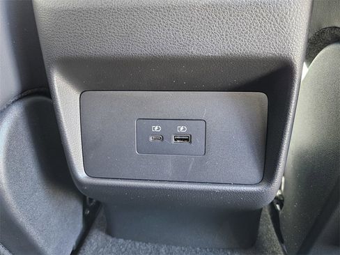 Used 2023 Nissan Rogue SV w/ SV Premium B Package image 32