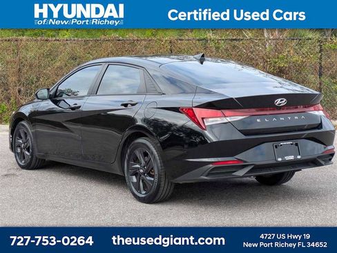 Certified 2023 Hyundai Elantra SEL image 3