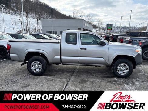 Used 2018 Toyota Tacoma SR image 6