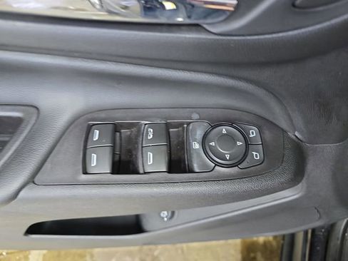 Used 2018 Chevrolet Equinox LT image 28