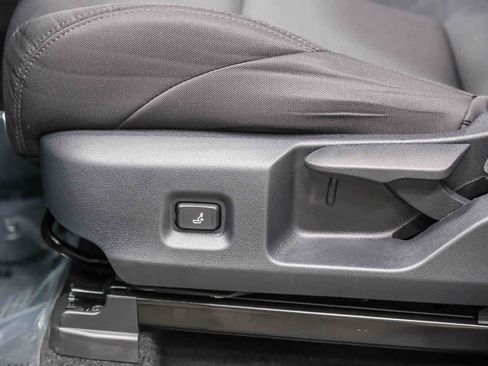 Used 2025 Toyota Tacoma SR5 image 21