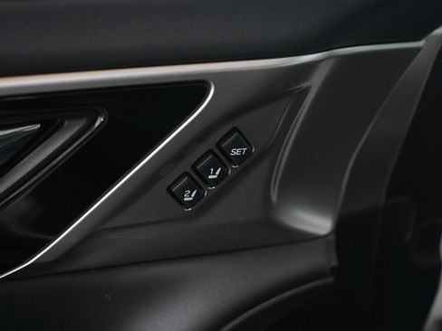 Used 2021 Subaru Outback Limited image 22