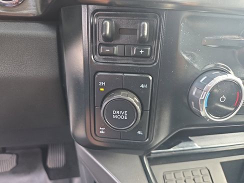 Used 2023 Ford F350 Lariat w/ Sport Appearance Package AWD/4WD image 29