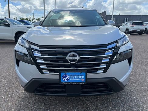 Certified 2024 Nissan Rogue SV w/ SV Premium Package FWD image 2