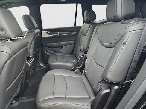 New 2025 Cadillac XT6 Sport w/ Technology Package image 17