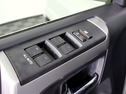 Used 2015 Toyota 4Runner Limited AWD/4WD image 17