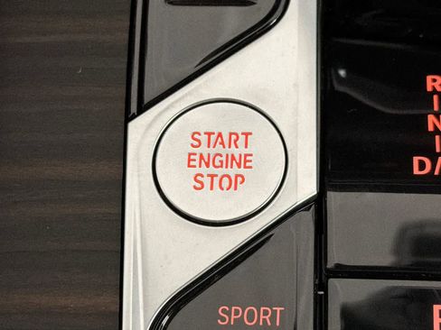 Used 2026 BMW X7 xDrive40i w/ M Sport Package image 23