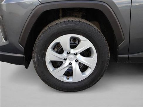 Used 2020 Toyota RAV4 LE w/ Carpet Mat Package AWD/4WD image 27