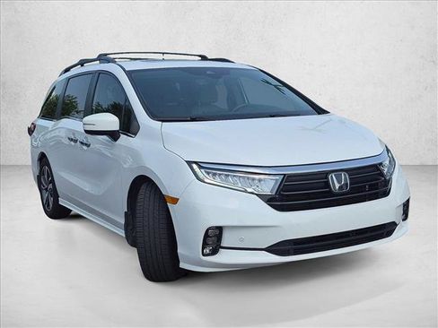 Certified 2023 Honda Odyssey Touring image 3