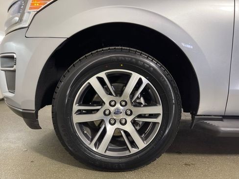 Used 2024 Ford Expedition Max Limited image 11