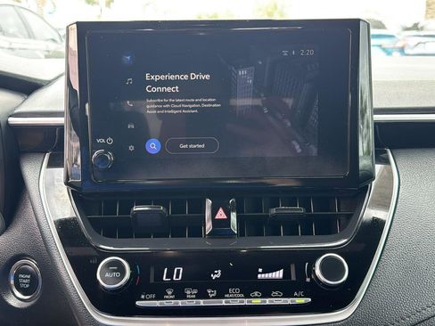 Used 2025 Toyota Corolla SE image 19