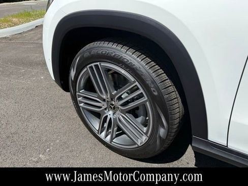 New 2026 Mercedes-Benz GLS 450 4MATIC image 9
