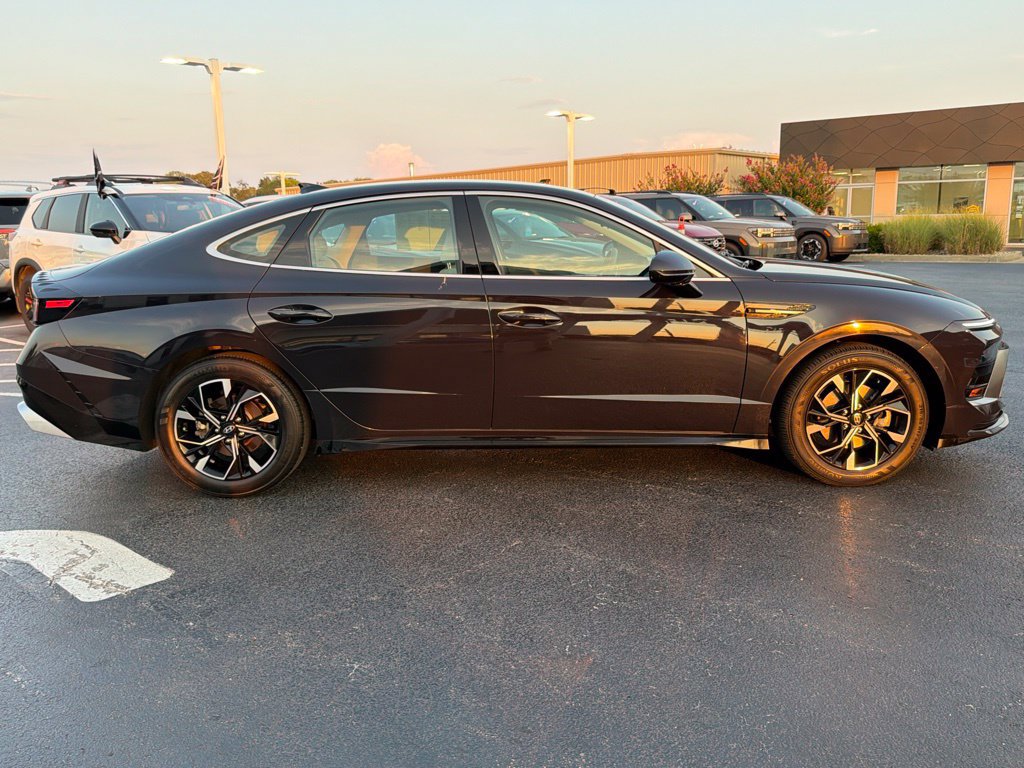 Used 2025 Hyundai Sonata SEL FWD image 7