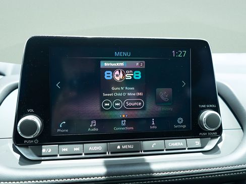 Used 2024 Nissan Rogue S AWD/4WD image 23