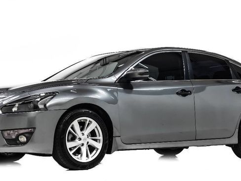 Used 2014 Nissan Altima 2.5 SV w/ Convenience Package image 2