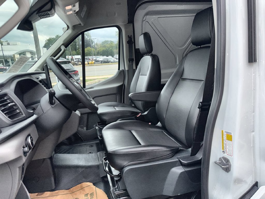Used 2023 Ford E-Transit 148 High Roof Extended RWD image 13