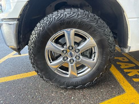 Used 2018 Ford F150 XLT w/ XTR Package image 8