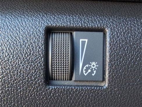 Certified 2024 Chevrolet Colorado LT w/ LT Convenience Package image 17