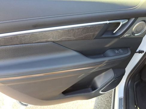 Used 2025 Buick Enclave Avenir w/ Super Cruise Package image 12