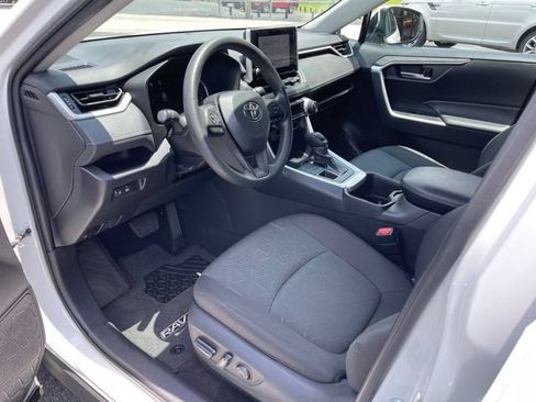 Used 2024 Toyota RAV4 XLE AWD/4WD image 3