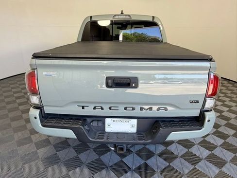 Used 2022 Toyota Tacoma TRD Off-Road w/ Technology Package image 6