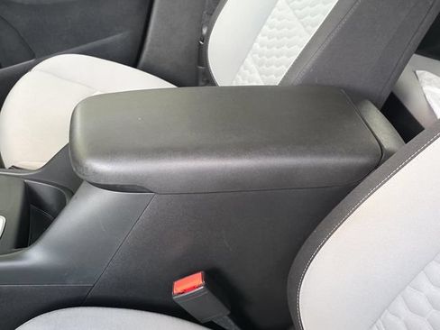 Used 2020 Chevrolet Equinox LS w/ LS Convenience Package FWD image 8