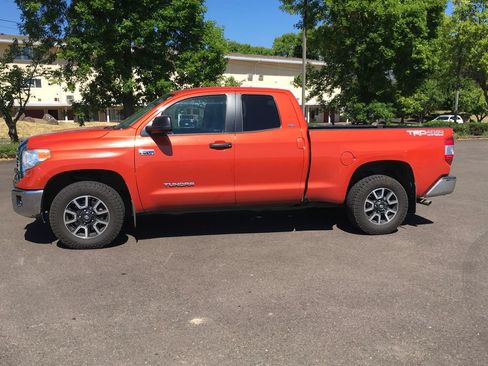 Used 2016 Toyota Tundra SR5 w/ TRD Off Road Package AWD/4WD image 3