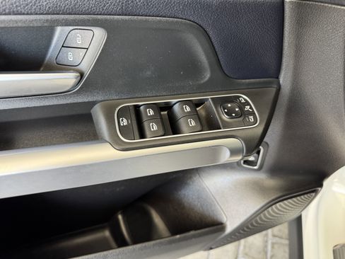 Used 2020 Mercedes-Benz GLB 250 4MATIC image 10