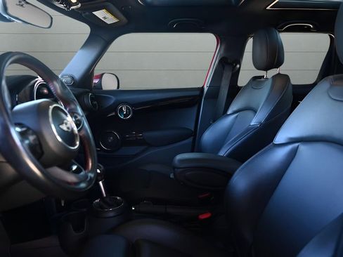 Used 2018 MINI Cooper S image 17