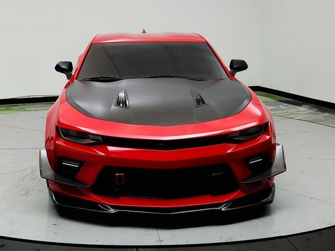 Used 2018 Chevrolet Camaro SS image 2