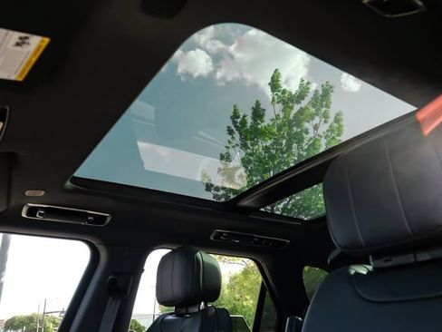 New 2026 Land Rover Range Rover Sport Dynamic SE AWD/4WD image 5