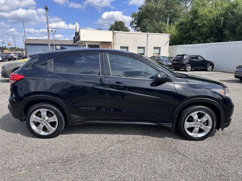 Used 2016 Honda HR-V LX image 8