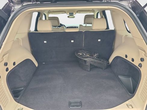 Used 2019 Jeep Grand Cherokee Limited AWD/4WD image 9