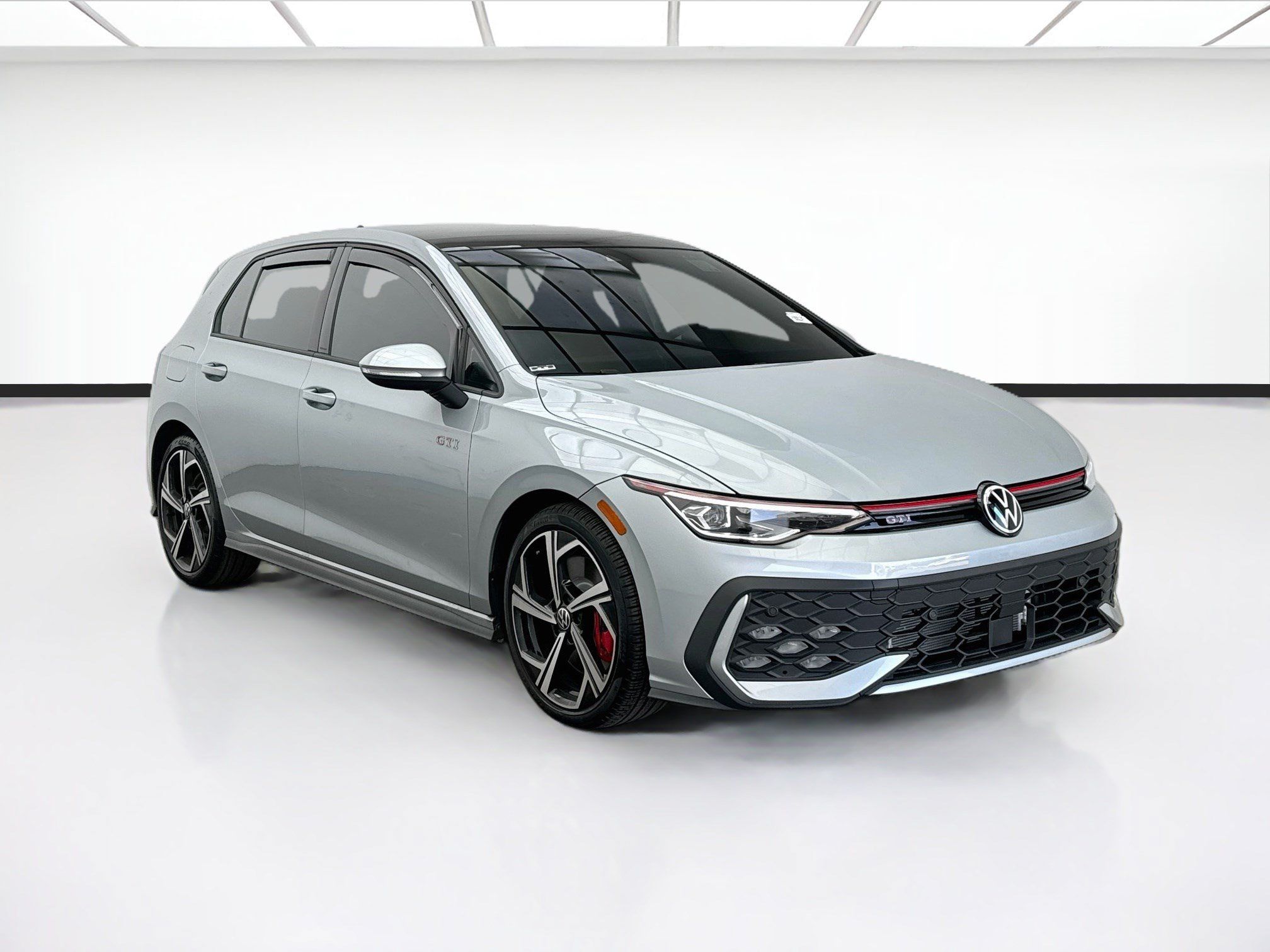 Used 2025 Volkswagen GTI SE FWD image 3