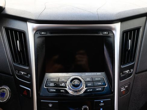 Used 2013 Hyundai Sonata SE w/ Navigation & Sunroof Pkg image 34