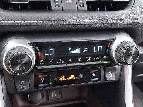 Used 2025 Toyota RAV4 Limited w/ Advanced Technology Package FWD image 25