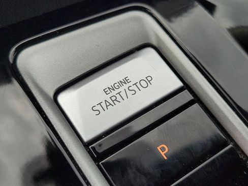 Used 2024 Volkswagen Atlas SE image 29